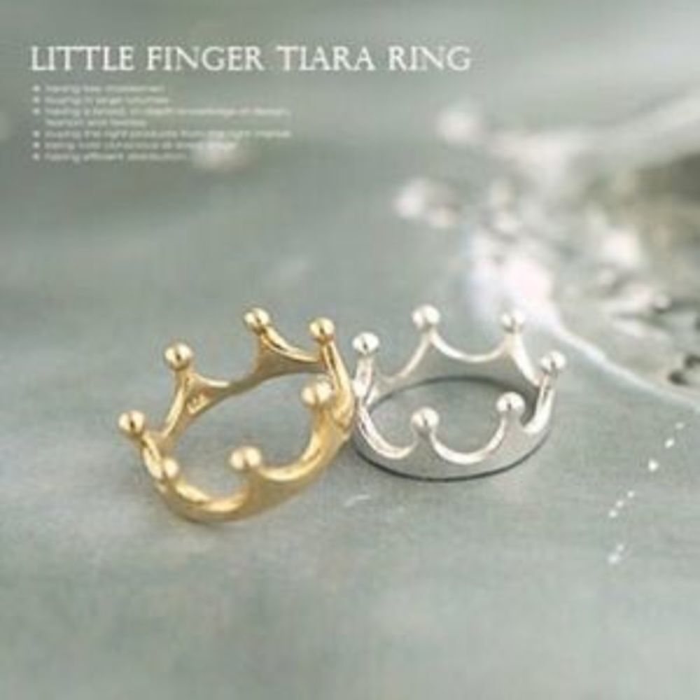 NEW!! Crown Ring Y2K